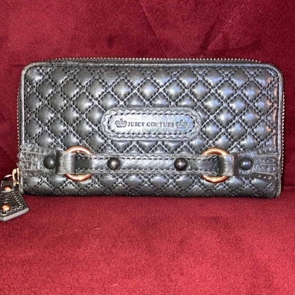 Juicy Couture Handbags - Juicy Couture Vintage Y2K gray quilted diamond stitched leather Zippy Wa…